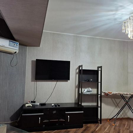 Apartment In Street Kievskaya 49 Bishkek Ngoại thất bức ảnh