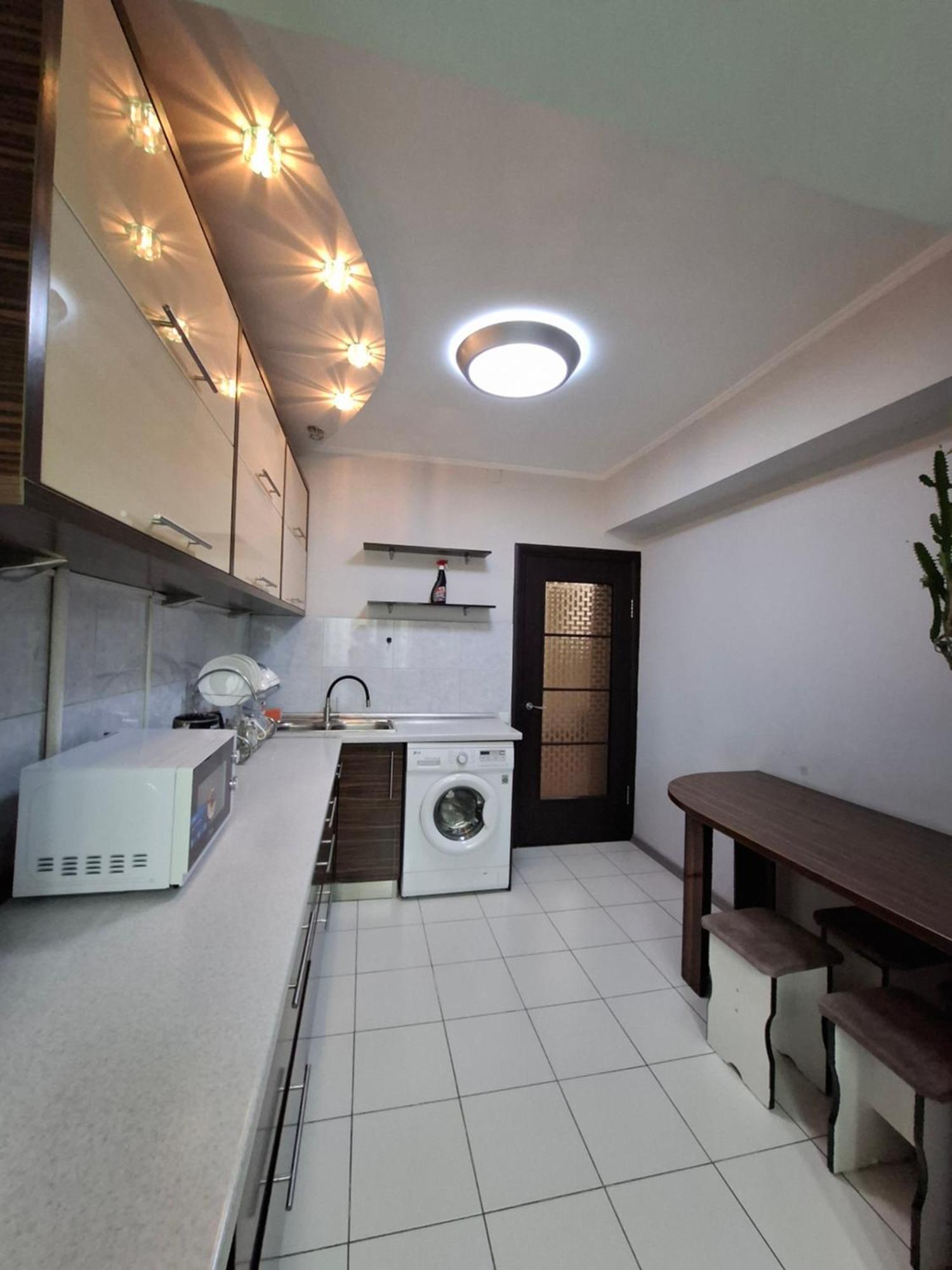 Apartment In Street Kievskaya 49 Bishkek Ngoại thất bức ảnh