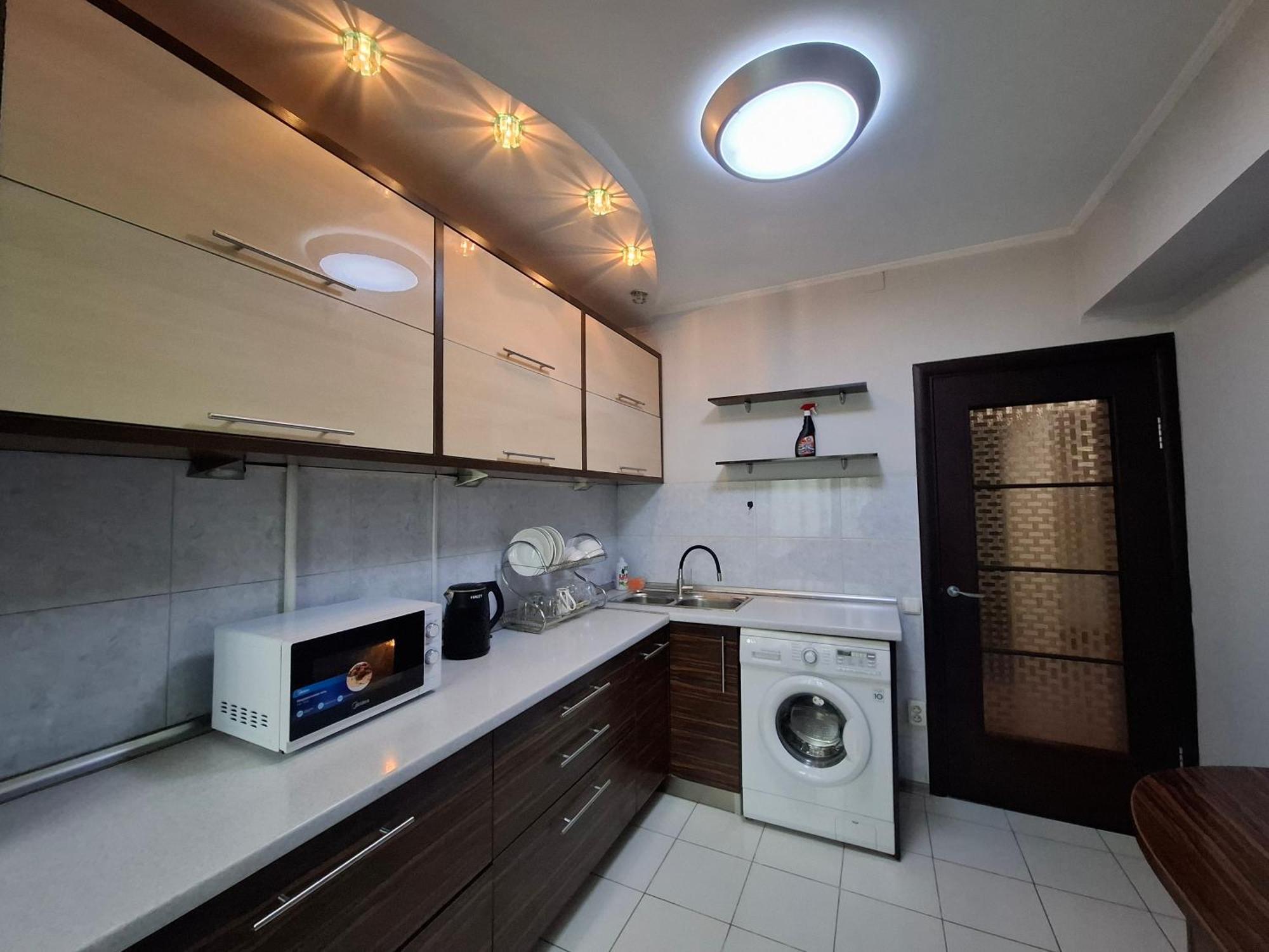 Apartment In Street Kievskaya 49 Bishkek Ngoại thất bức ảnh